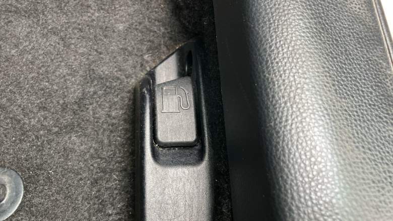 Toyota Corolla 2.0 VVT-i Hybrid Design 5dr CVT Hybrid Estate